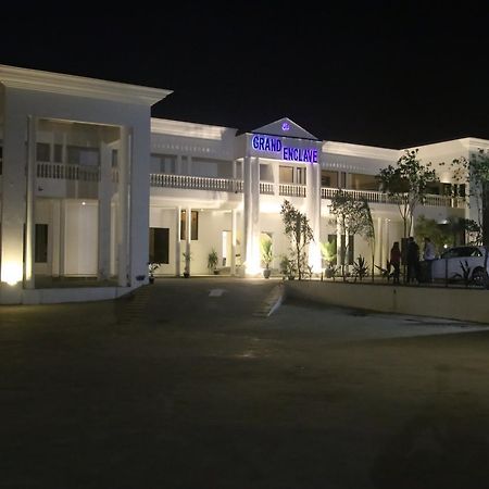 Grand Enclave Hotell Lahore Eksteriør bilde