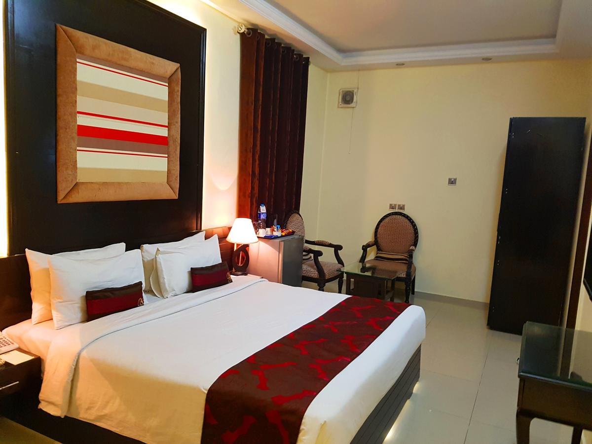 Grand Enclave Hotell Lahore Eksteriør bilde