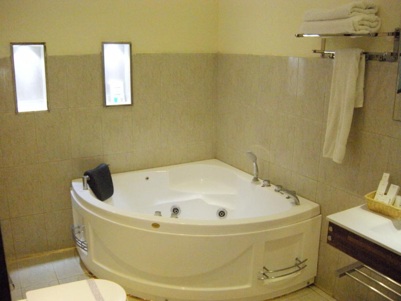 Grand Enclave Hotell Lahore Eksteriør bilde